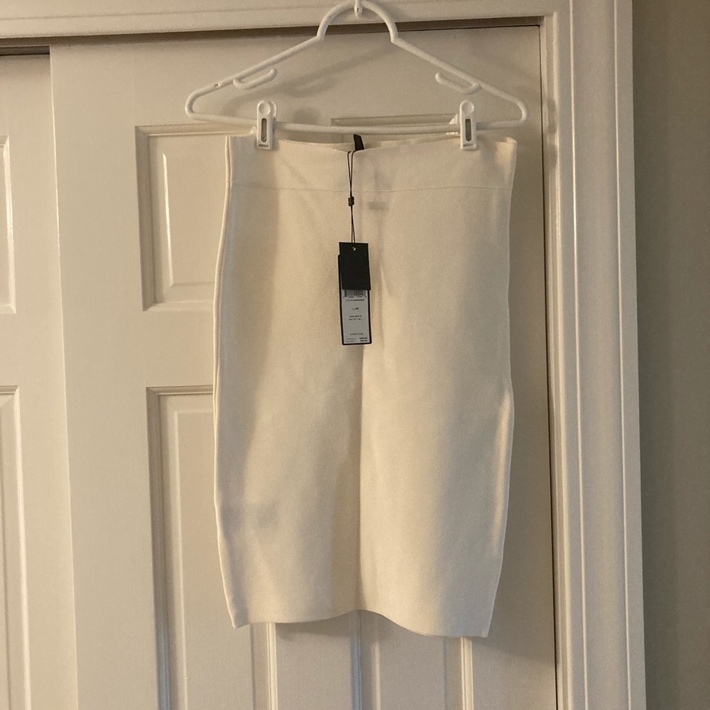 NWT BCBG white knee length skirt